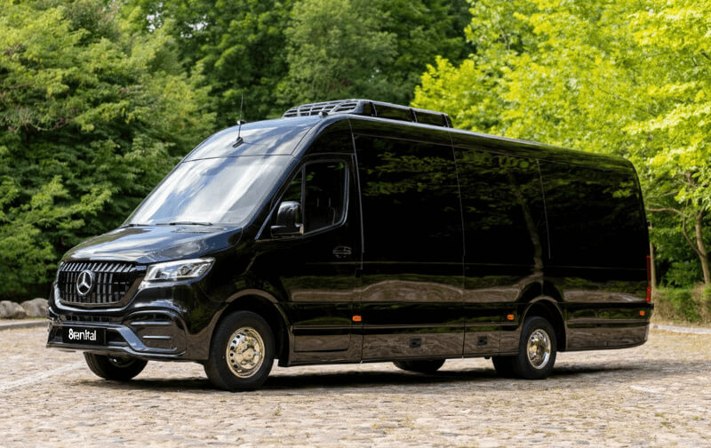 Minibús Sprinter con acabado confort, vista exterior